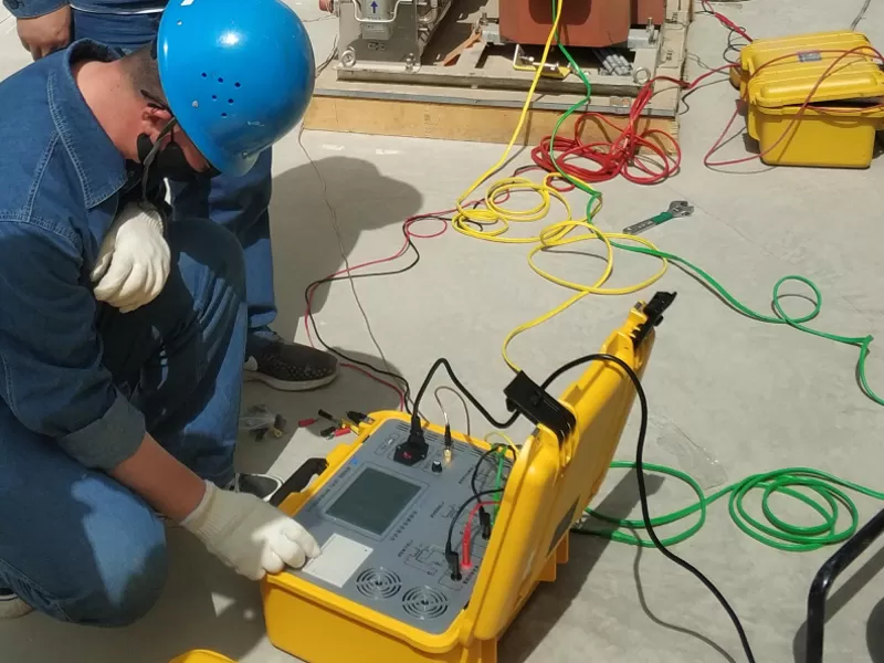 Cas de test de transformateurs combinés triphasés